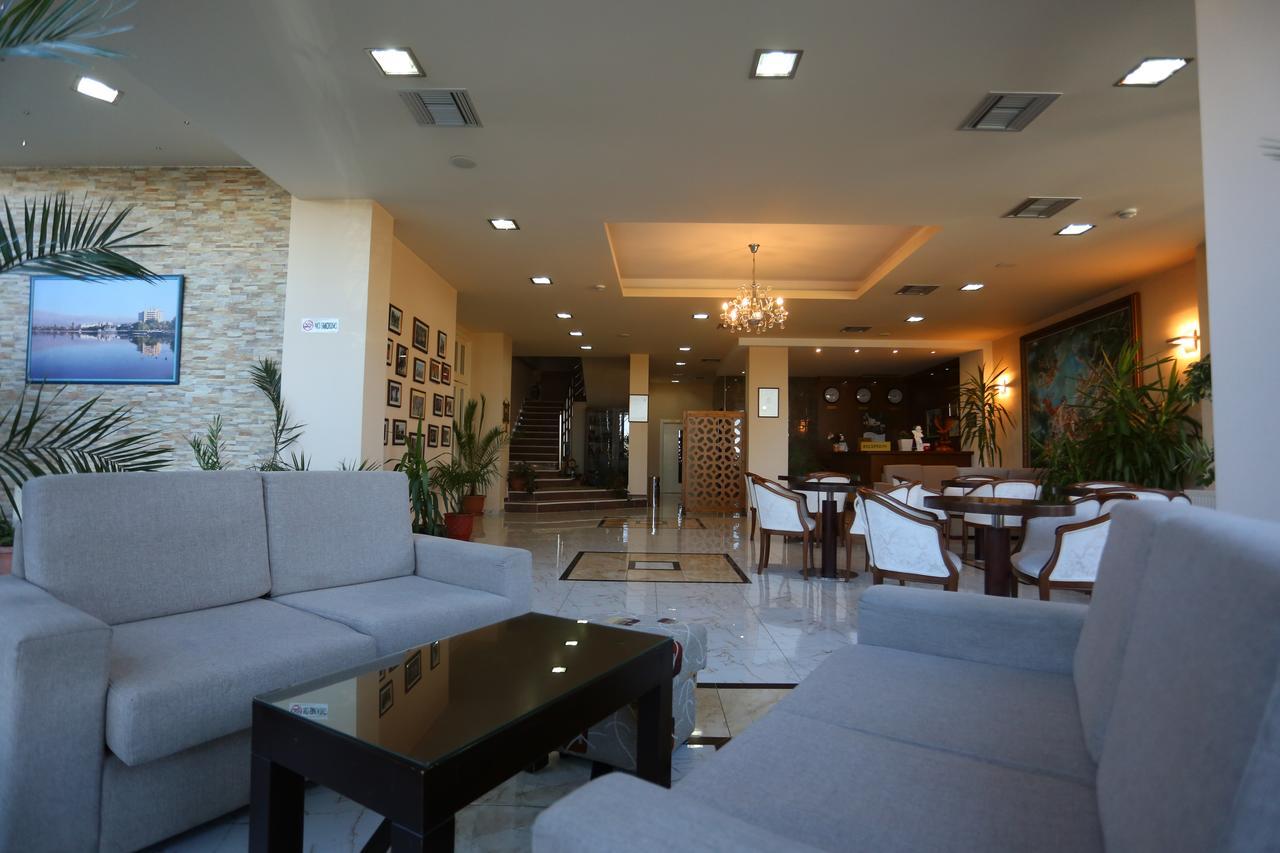 פוגרדץ Perla Hotel מראה חיצוני תמונה